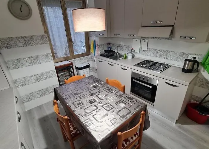 Iocco House Center *